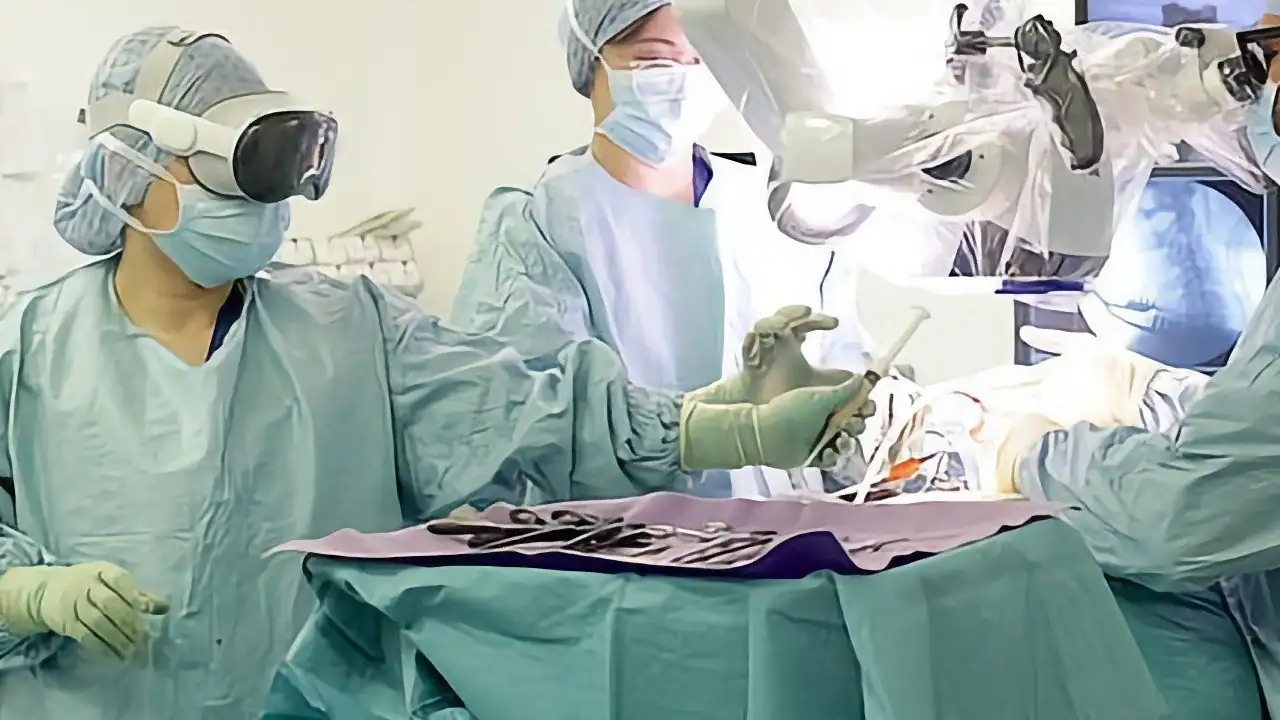 The Apple Vision Pro was Used in a Surgery in the UK, Surgical Assistant says it’s a “Game-Changer” - Apple - News